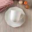 elegancki kubek porcelanowy biały z delikatnym reliefem