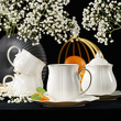 elegancka porcelana do herbaty ze złotem