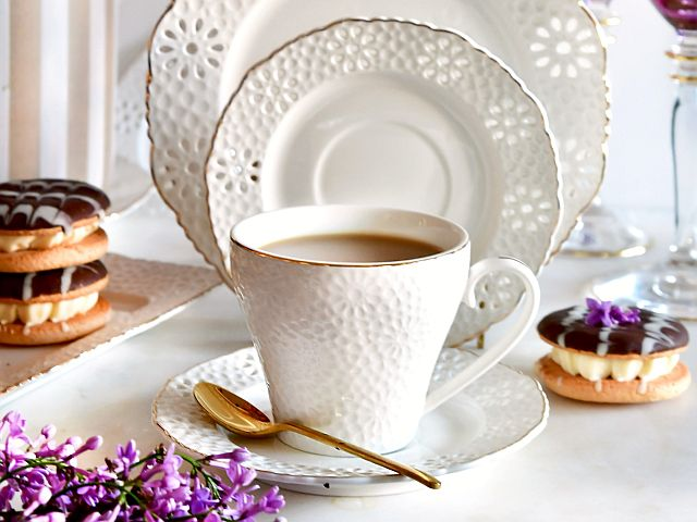 Porcelana ażurowa ze złotem