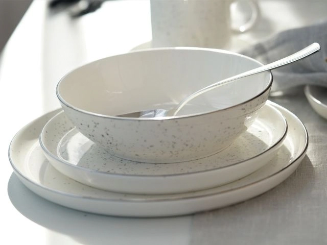 Talerze porcelanowe z platyną