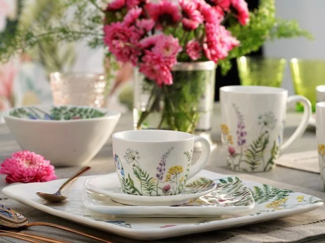 Filiżanka prowansalska z porcelanowej kolekcji Prowansja