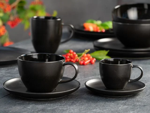 Filiżanki do kawy z porcelanowej kolekcji Black Onyx