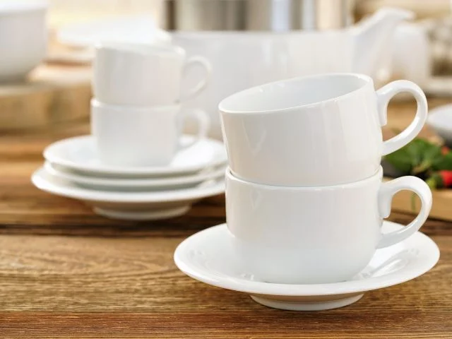 Filiżanki porcelanowe Plus White Komplet filiżanek porcelanowych ze spodkami z kolekcji Plus White