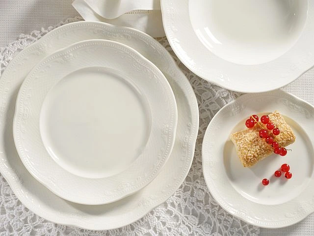 komplet talerzy ceramicznych