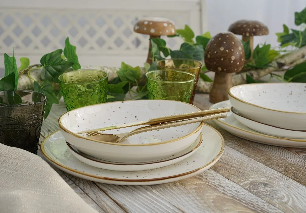 Komplet talerzy porcelanowych AMMOS – nowoczesna porcelana do codziennego użytkowania