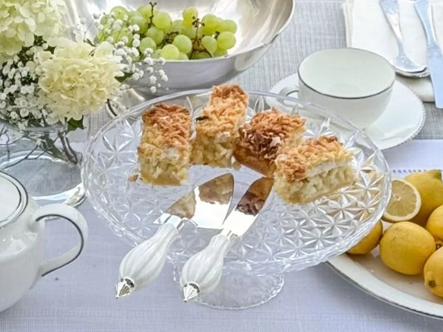 Posrebrzana łopatka i nóż do ciasta Modelisa z dekoracyjnymi rączkami