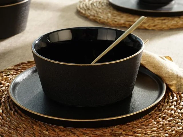 Salaterka Otello Black ze sztućcami do sałaty Invicta Vintage Gold