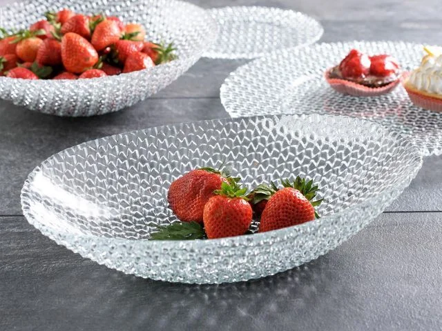 Szklana salaterka owalna Diamond o długości 32 cm