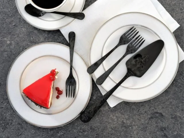 Czarne sztućce do deserów Antique Black — widelczyki z łopatką do ciasta