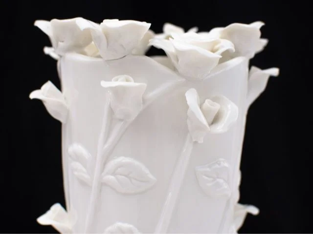 Biały wazon porcelanowy Verano o wysokości 27 cm