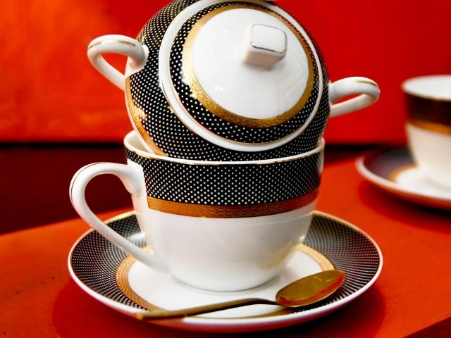 Cukiernica porcelanowa czarno biała