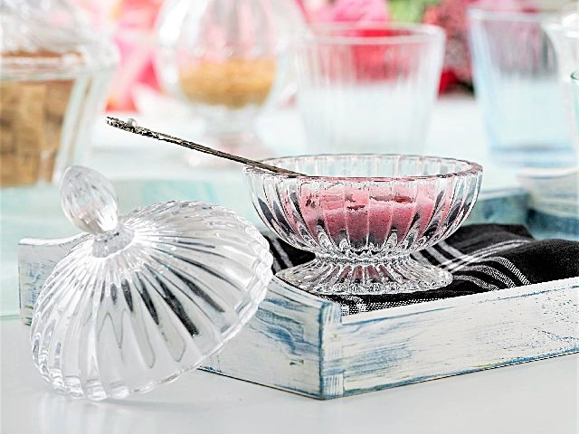 Cukierniczka szklana z łyżeczką