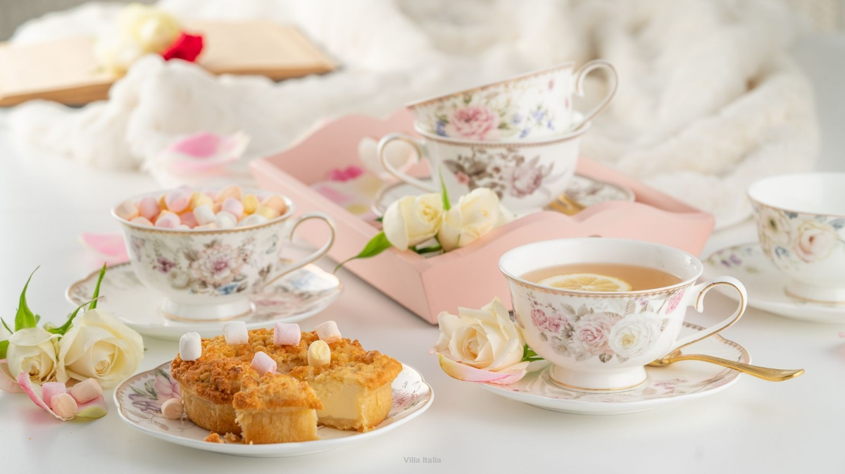 Komplet filiżanek z porcelany do kawy i herbaty