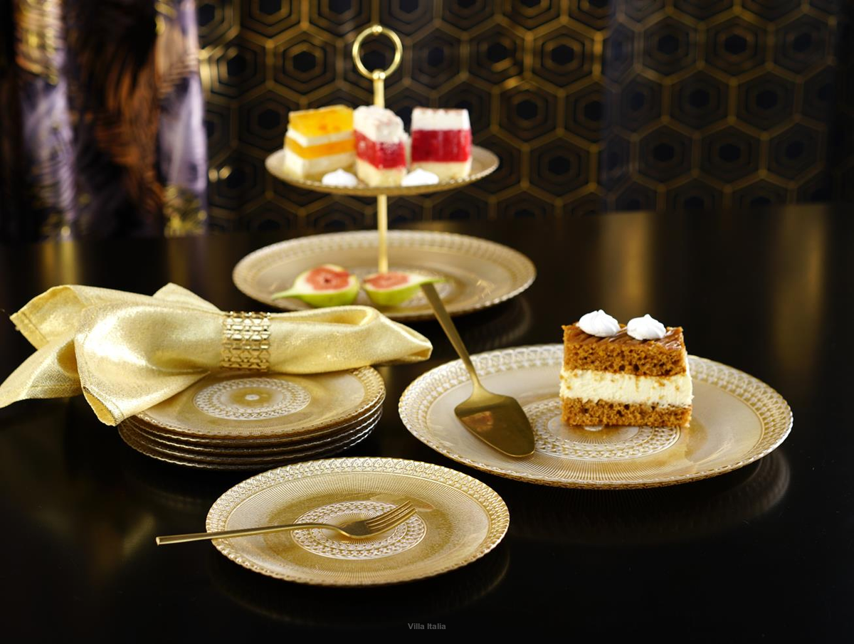 Patera czy talerz na ciasto – co wybrać na słodki stół?