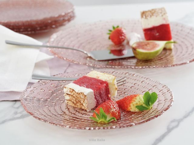 Patera czy talerz na ciasto – co wybrać na słodki stół?