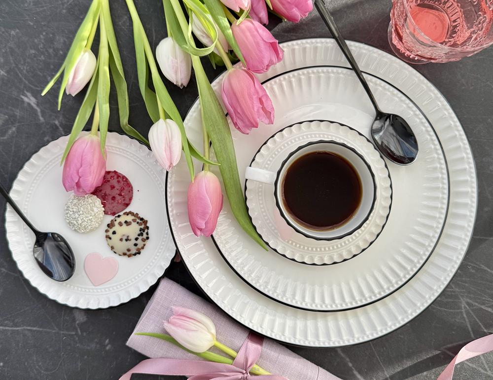 Pomysł na Walentynki w domu – jak zorganizować niespodziankę dla Niej i dla Niego?