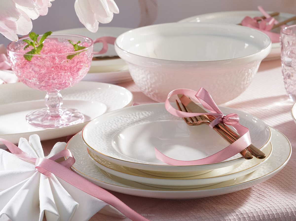 Biała porcelana: Zastawa obiadowa na Wielkanoc