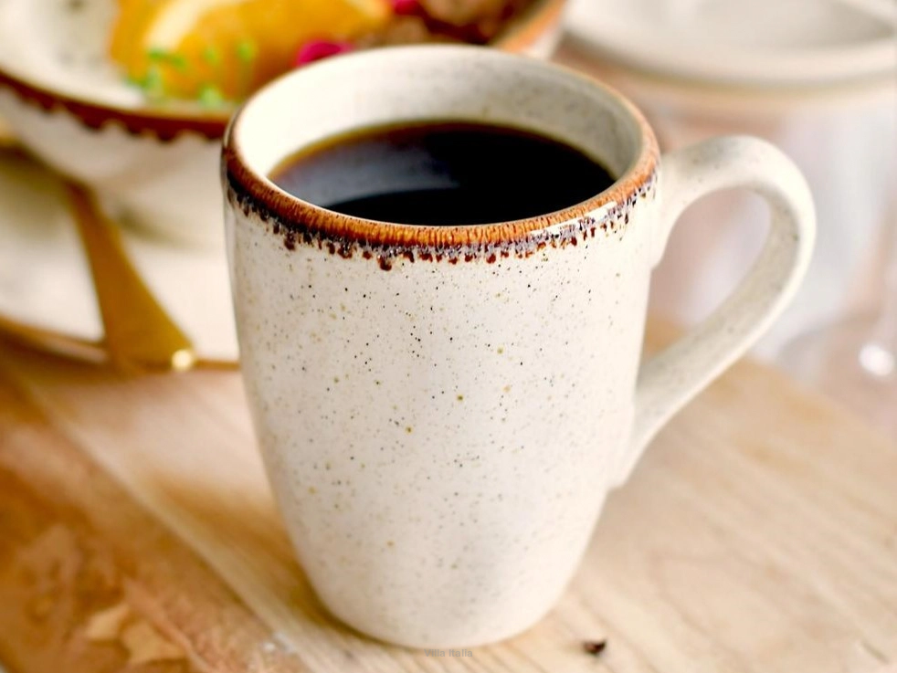 Ile ml ma kubek? Poznaj typowe pojemności kubków