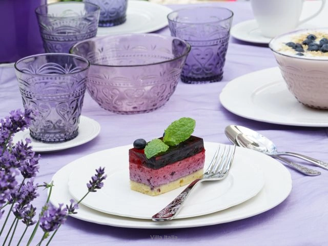 Jakie talerzyki do ciasta sprawdzą się na garden party?