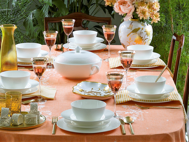 Jak ułożyć sztućce na stole? 4 kroki, dzięki którym stworzysz wyjątkową aranżację na stole