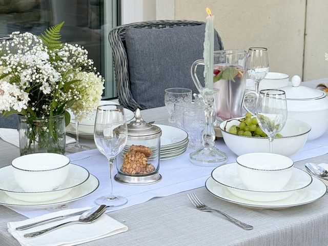 Prezenty dla Pary Młodej — 5 pomysłów na niespodziankę dla nowożeńców.