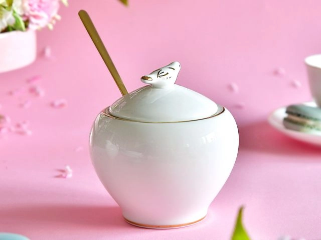 Jak wybrać idealną cukiernicę do swojego wnętrza lub na prezent?