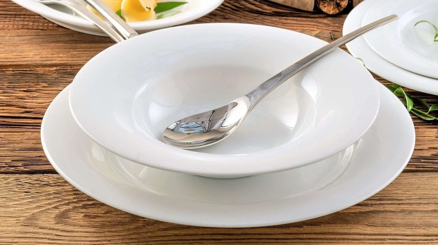 Kolekcja porcelany twardej - śnieżnobiała zastawa PLUS